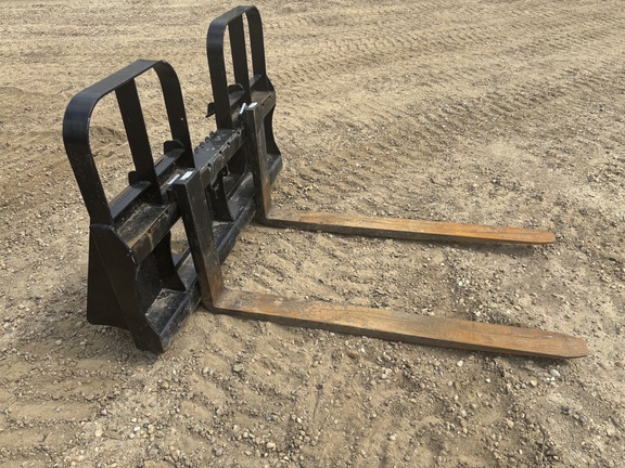 Used -- Kubota 48PF CCE Attachments at Horizon Ag & Turf in Edmonton West, AB - Photo3