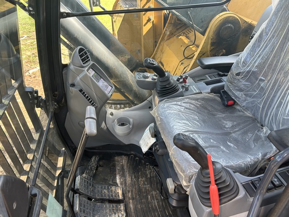 2024 John Deere 245 P
