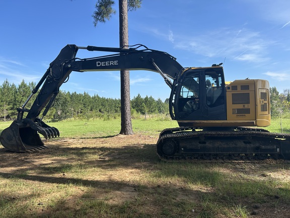 Photo of 2024 John Deere 245 P