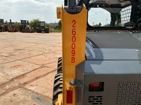 2023 John Deere 318G