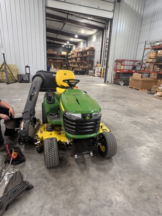 2021 John Deere X730 - Photo4