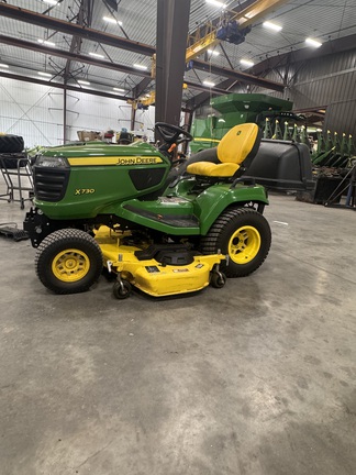 2021 John Deere X730 - Photo1
