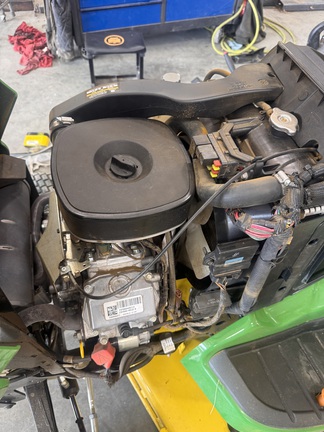 2021 John Deere X730 - Photo8