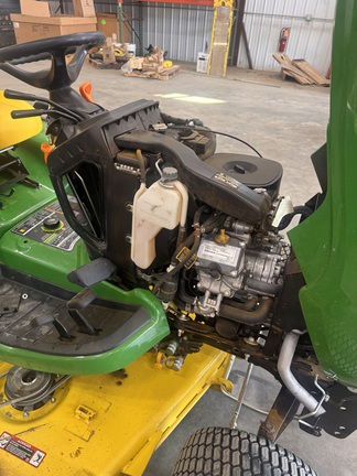 2021 John Deere X730 - Photo9