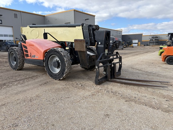 2021 JLG 1055