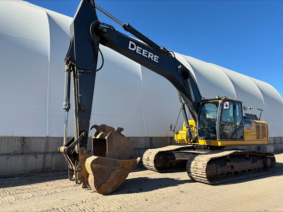 2017 John Deere 290G LC