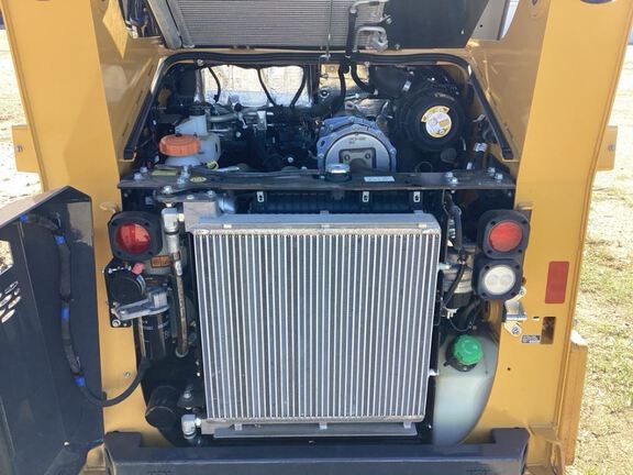 2023 John Deere 317G