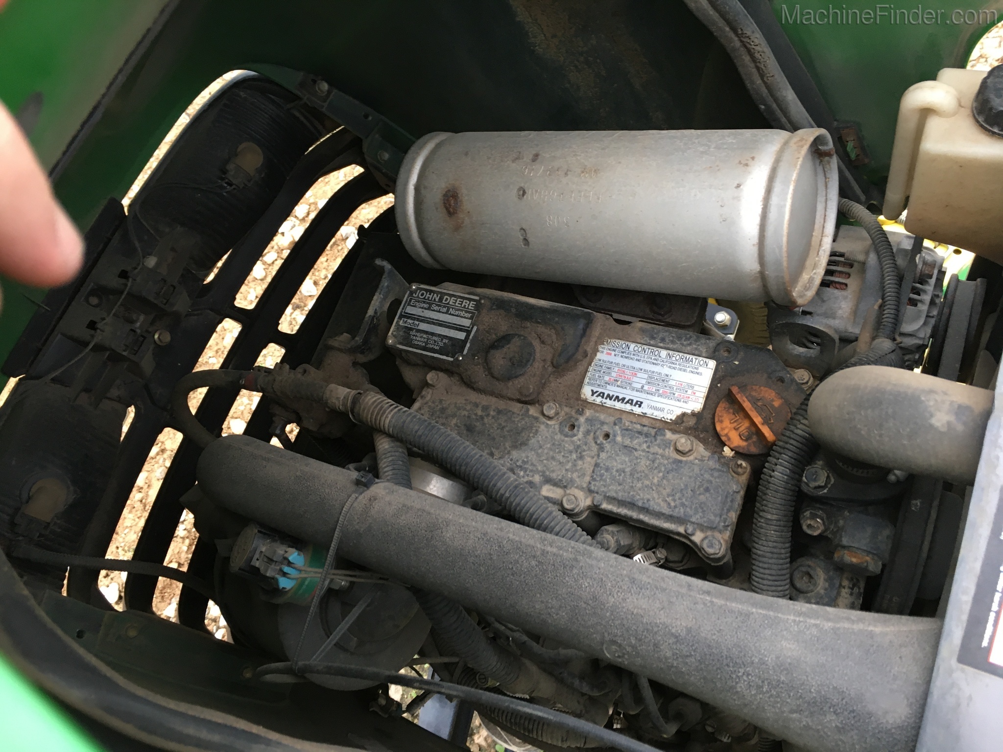 2008 John Deere X740 Image 6