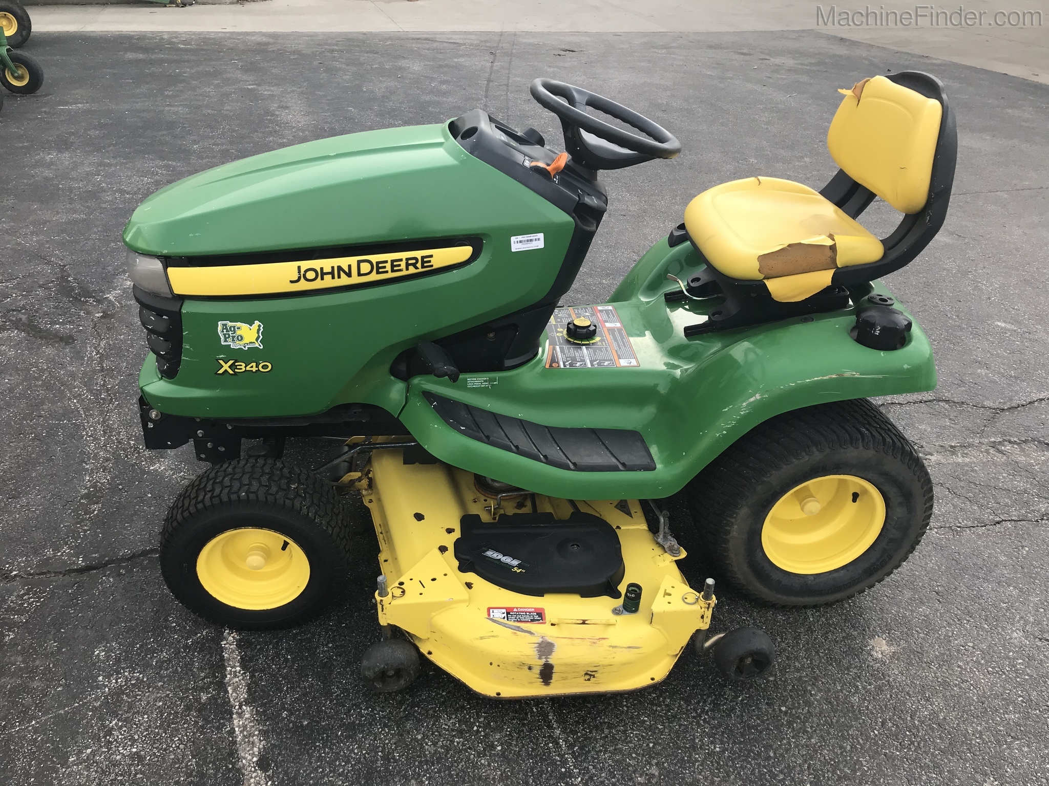 2009 John Deere X340 Image 2