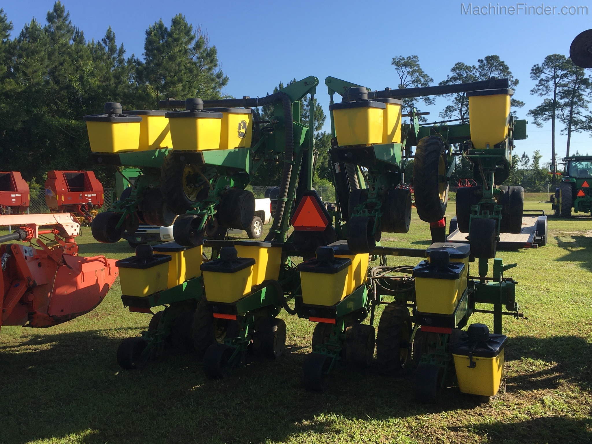 2001 John Deere 1720 Image 2