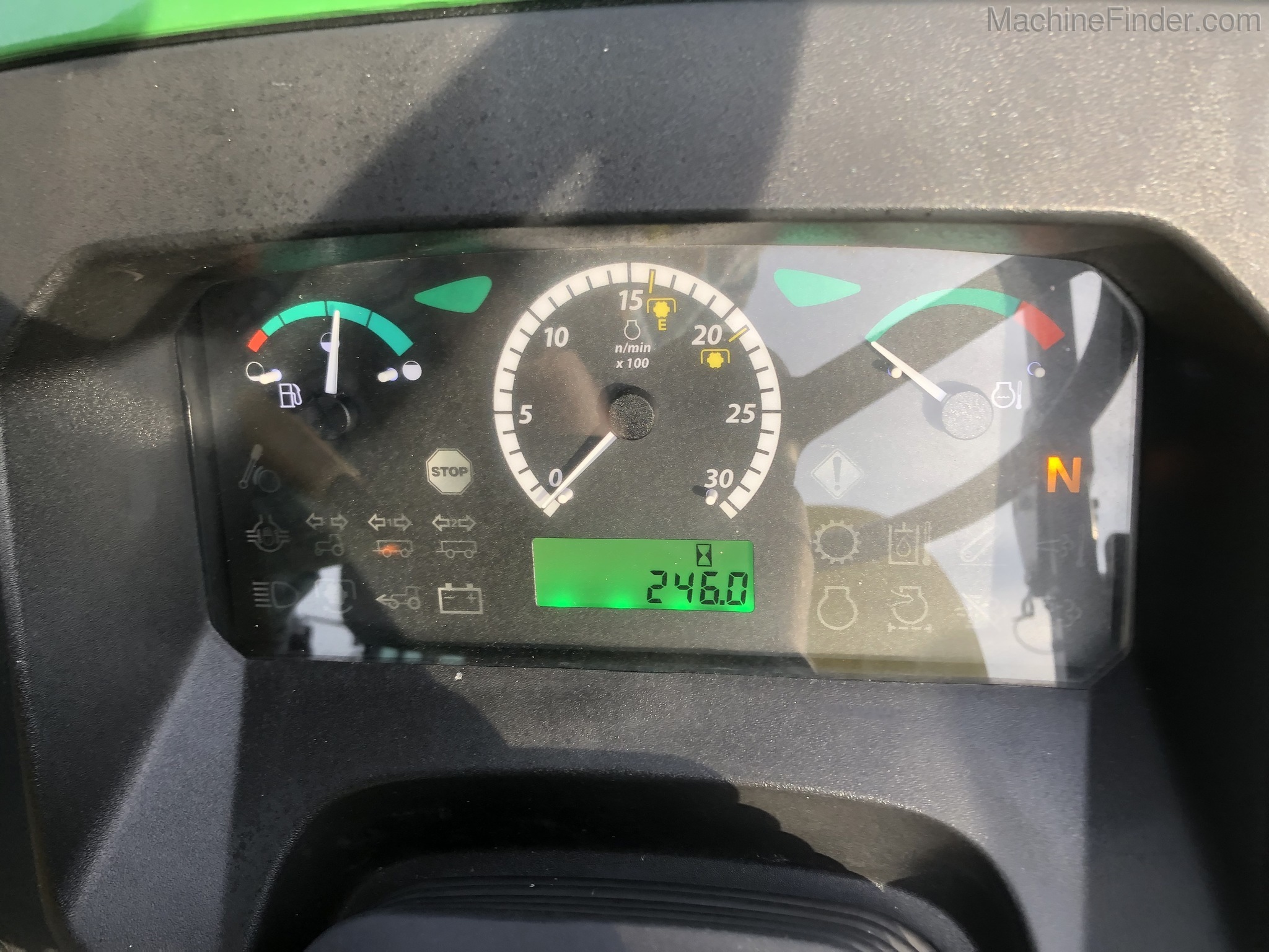 2018 John Deere 5055E Image 9