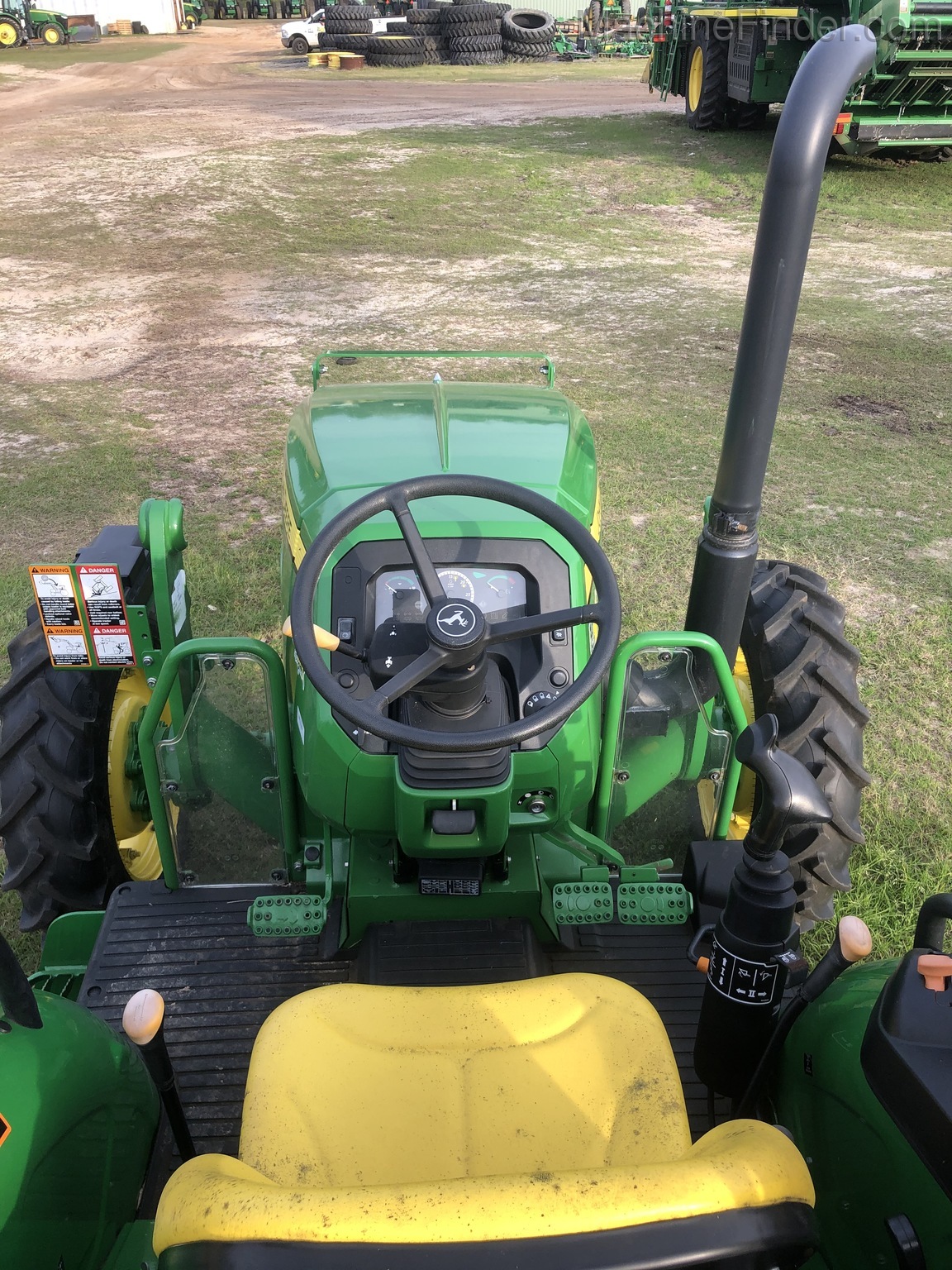 2018 John Deere 5055E Image 5