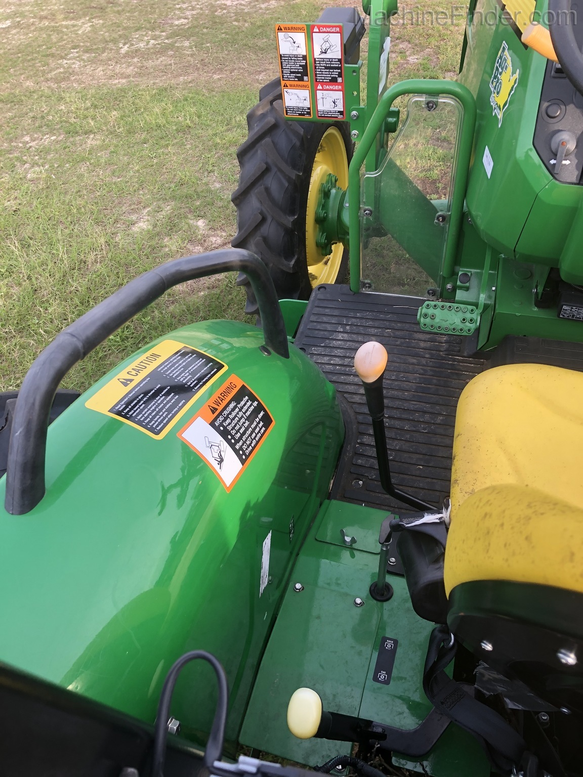 2018 John Deere 5055E Image 7