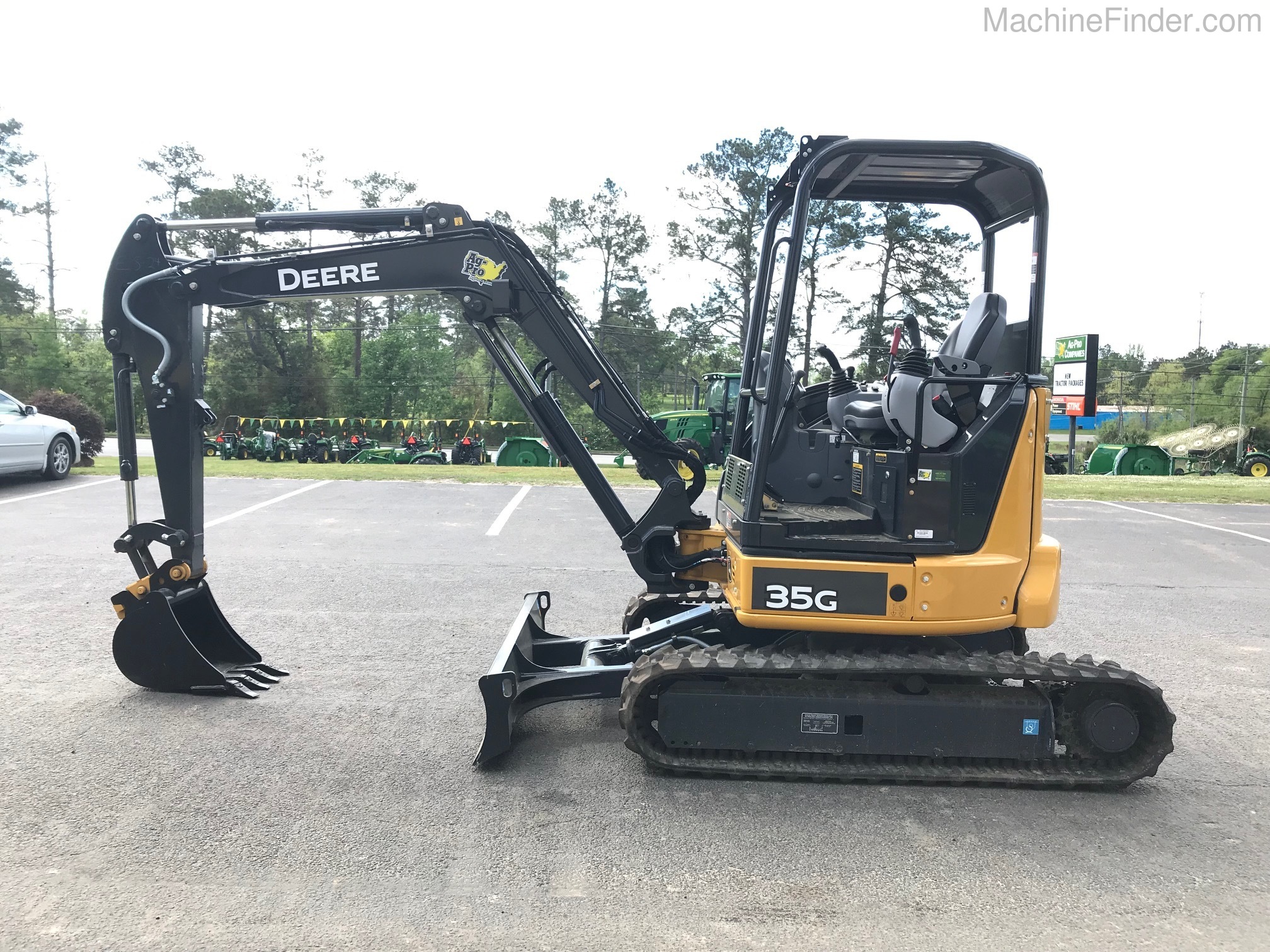 2021 John Deere 35G Image 6