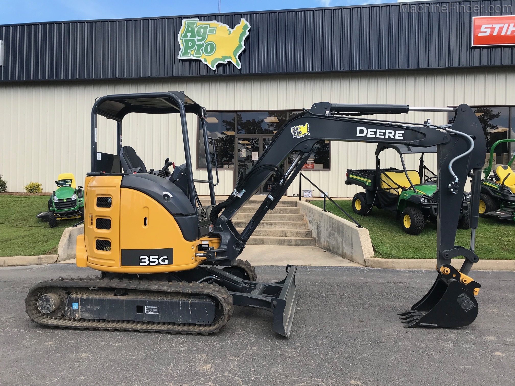 2021 John Deere 35G Image 2