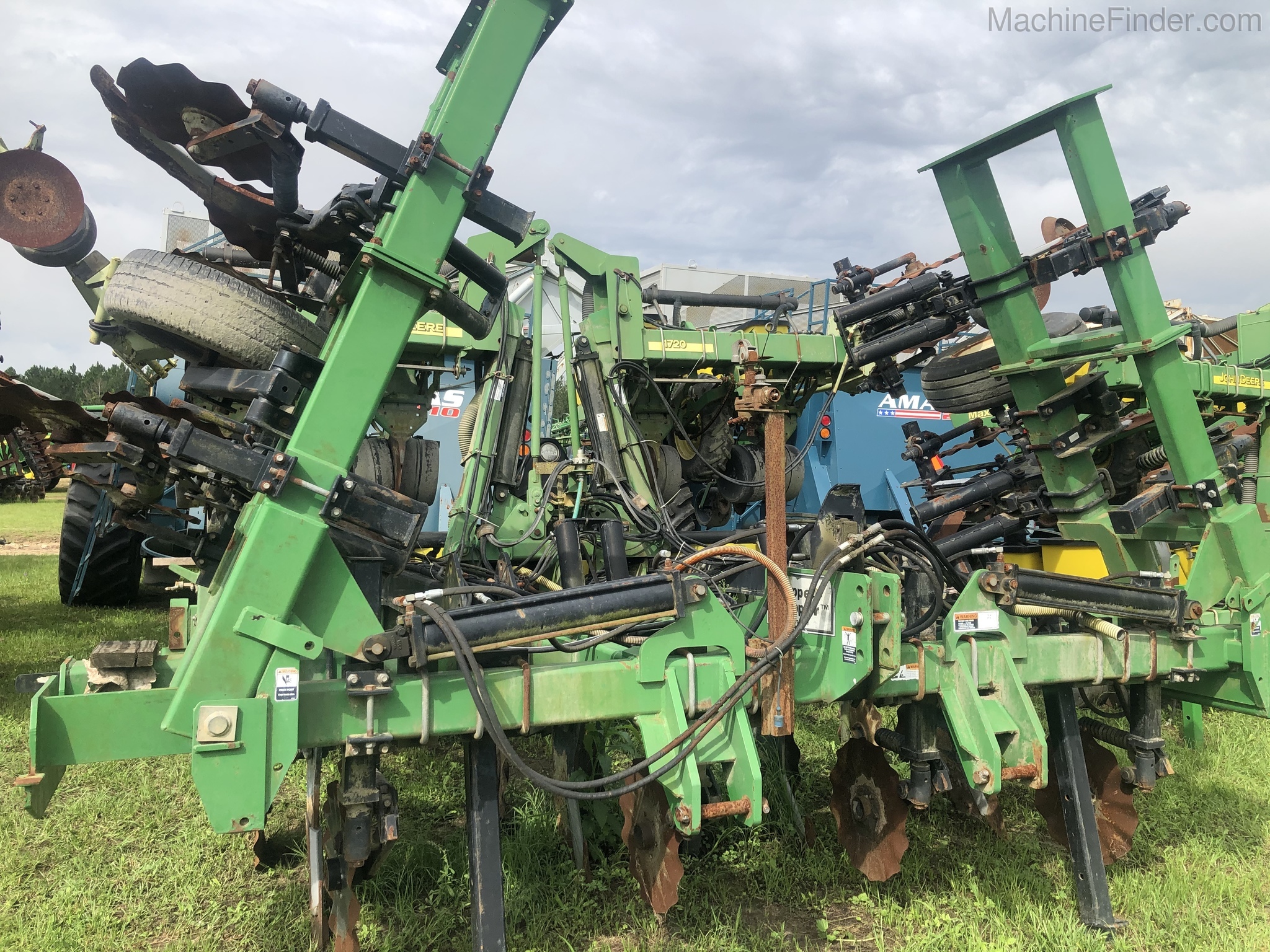 2002 John Deere 1720 Image 2