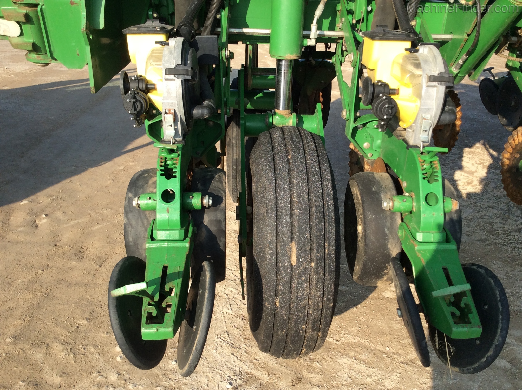 2010 John Deere 1790 Image 10