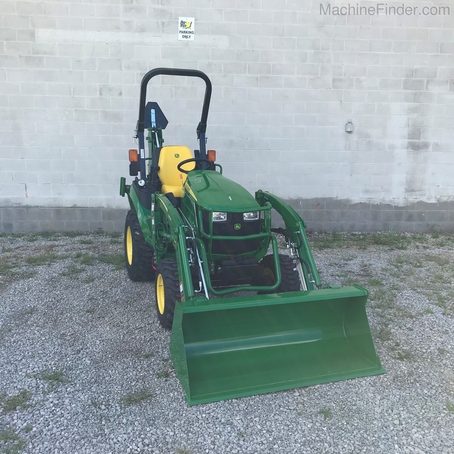 2020 John Deere 2025R Image 1