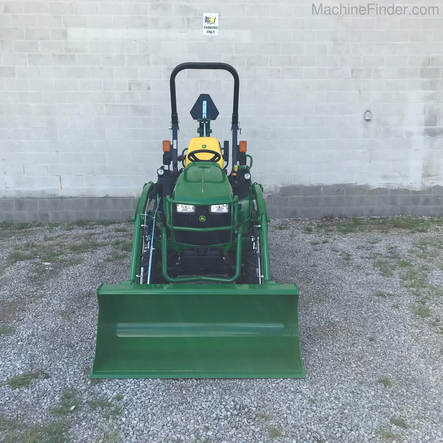 2020 John Deere 2025R Image 2