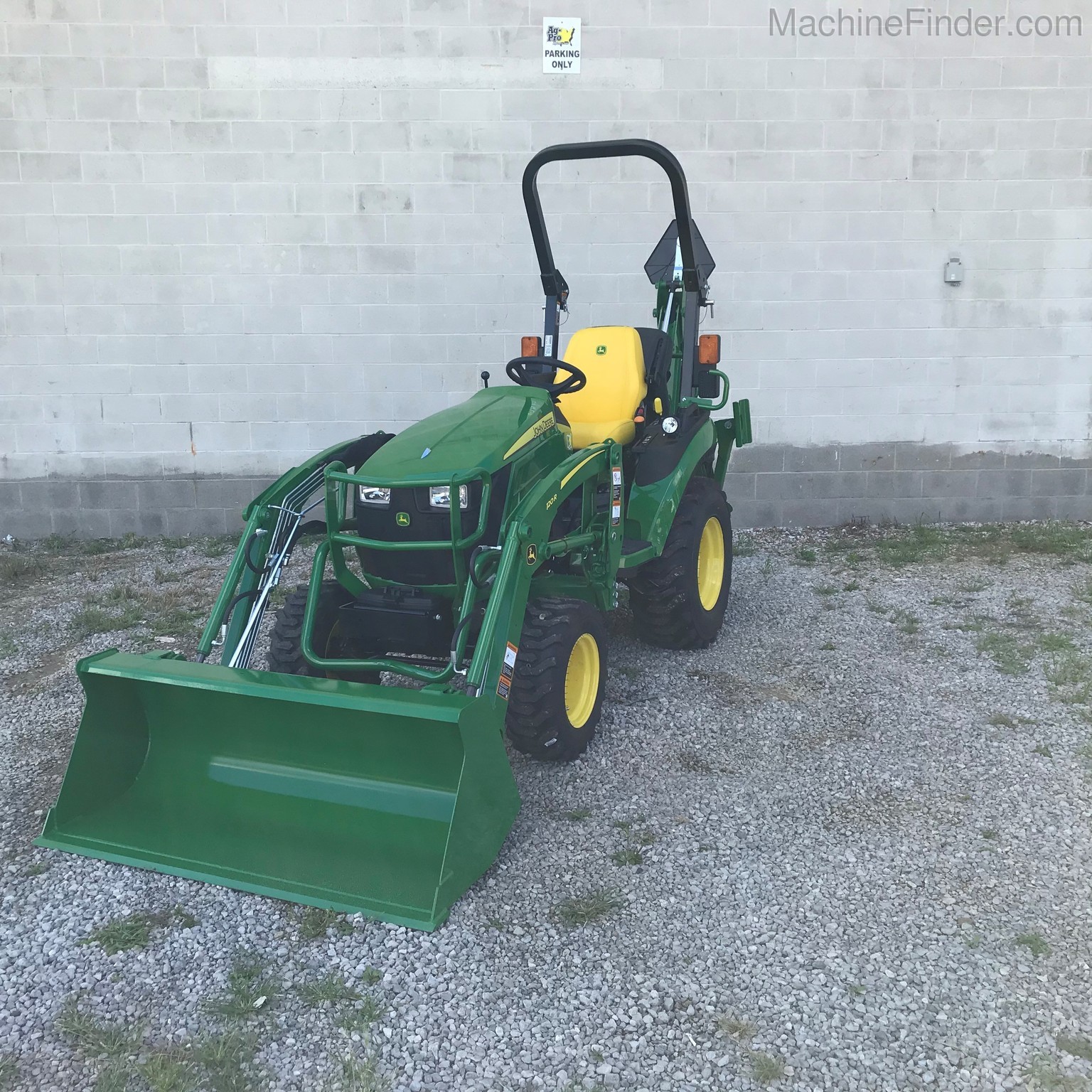 2020 John Deere 2025R Image 3