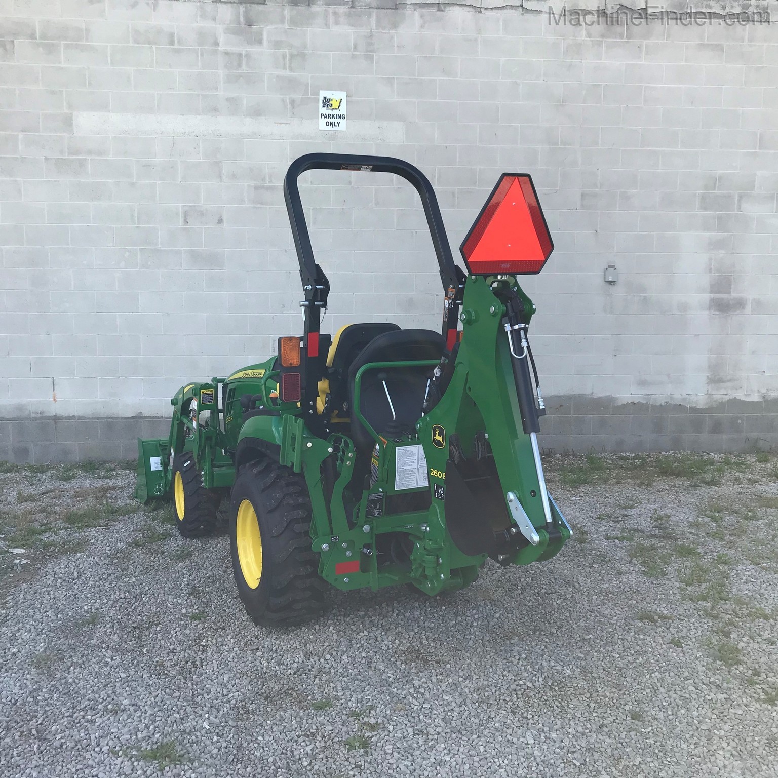2020 John Deere 2025R Image 7