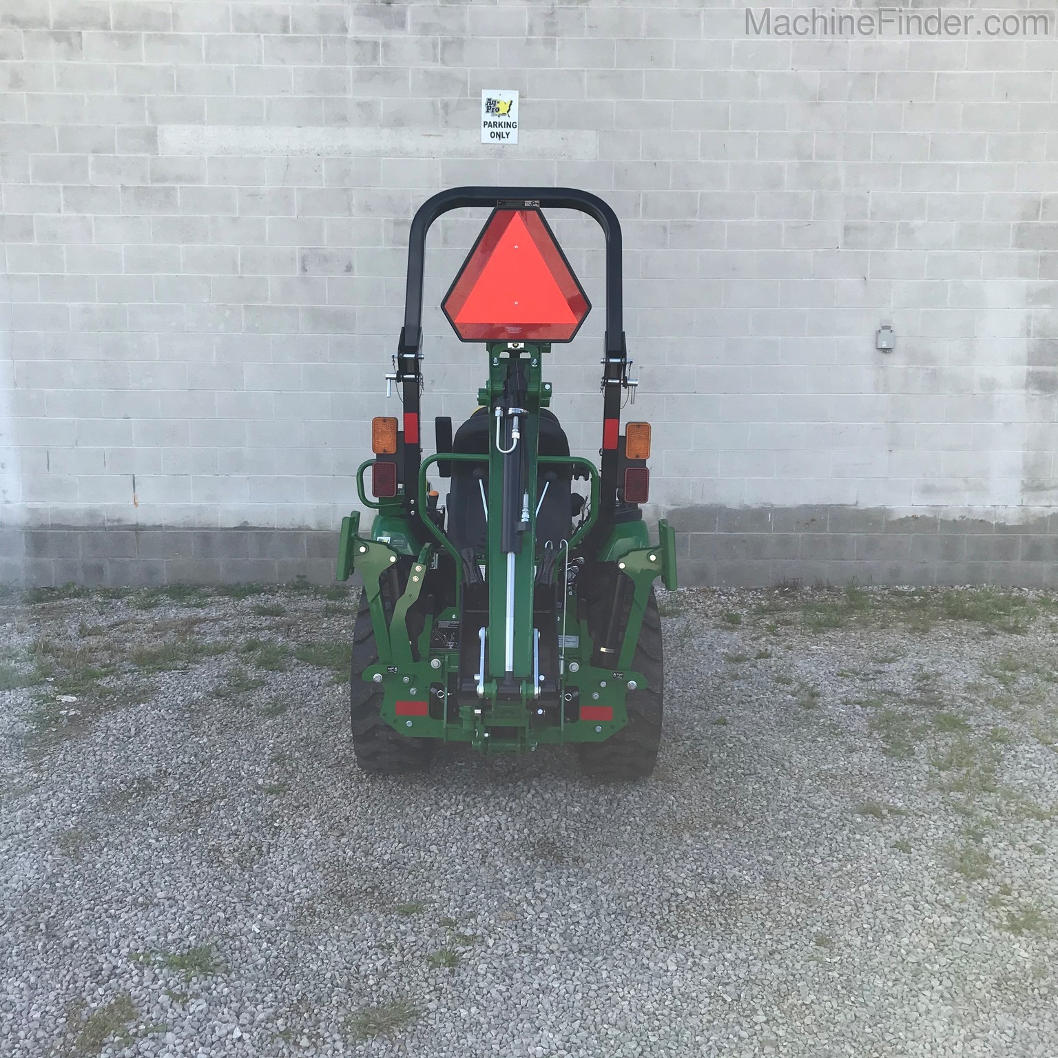 2020 John Deere 2025R Image 6