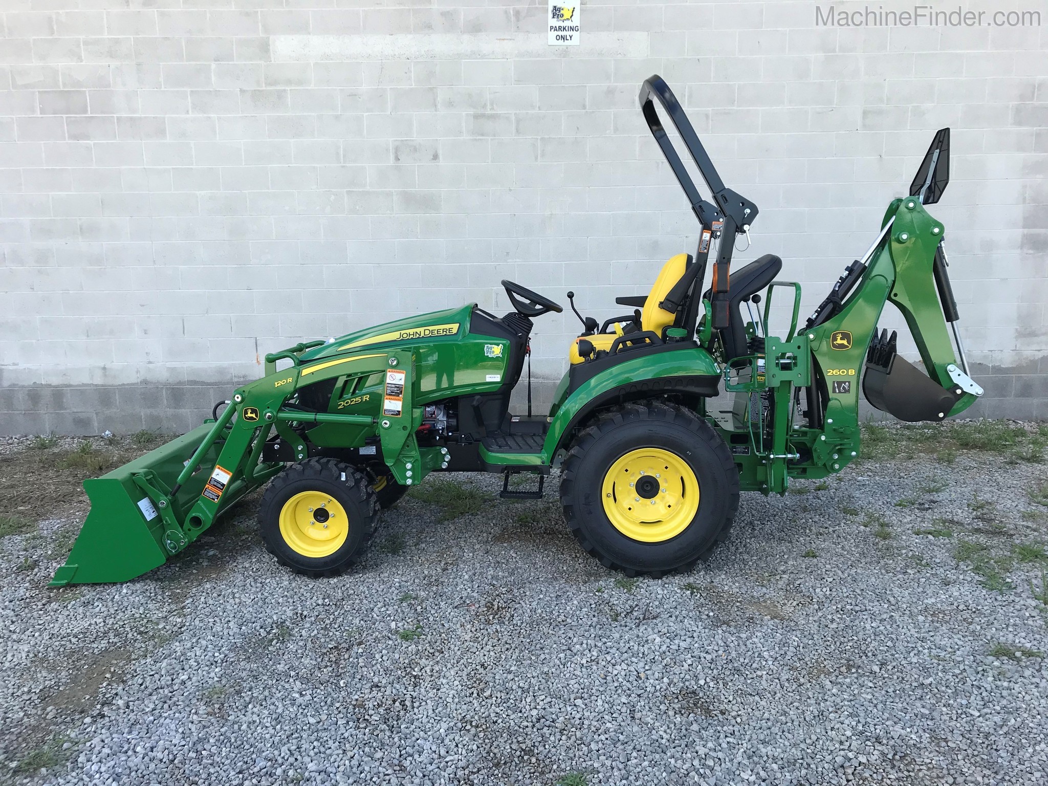 2020 John Deere 2025R Image 4