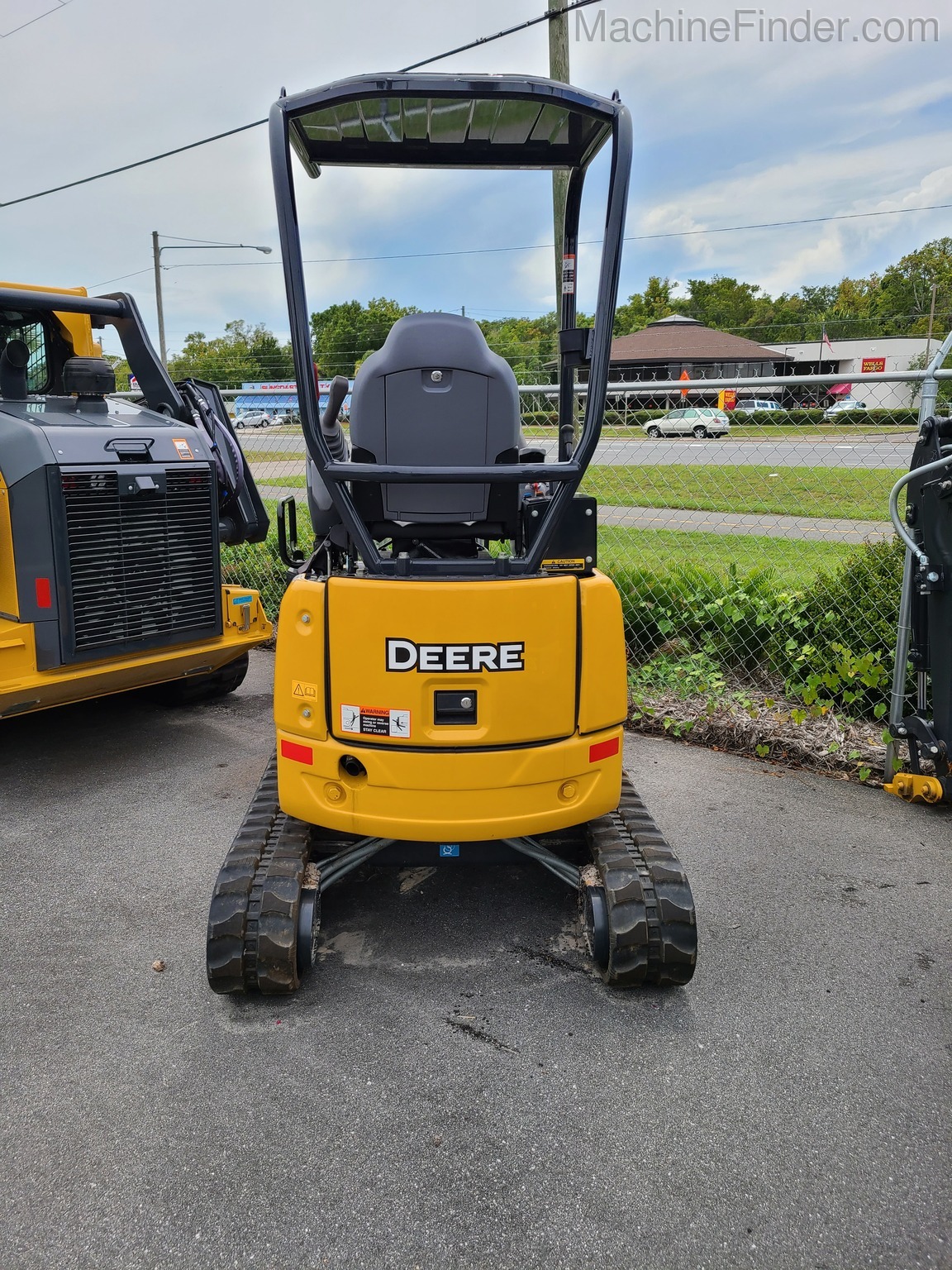 2020 John Deere 17G Image 2