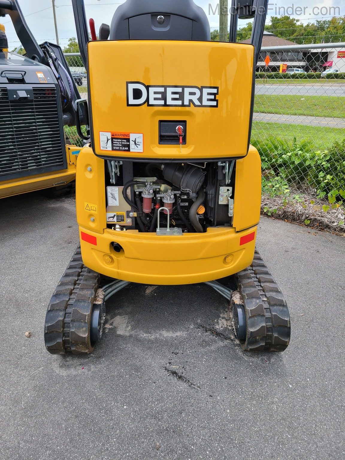 2020 John Deere 17G Image 10