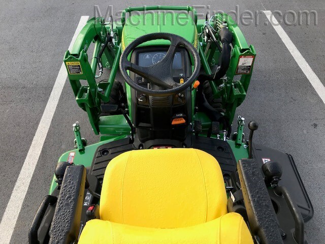 2020 John Deere 1025R Image 2