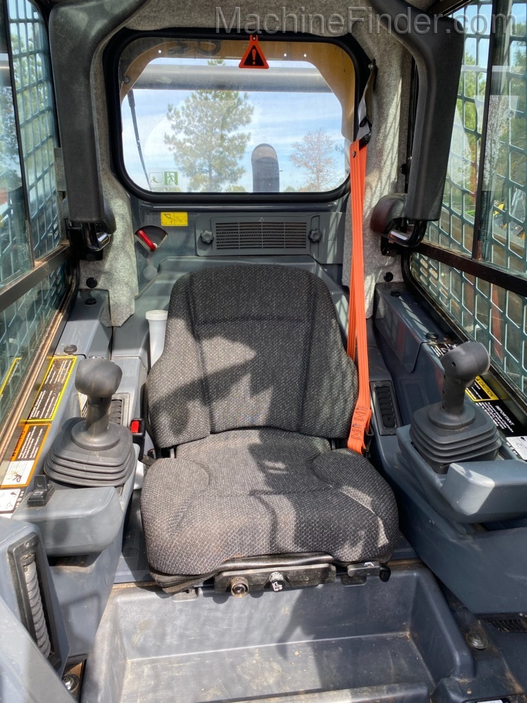 2018 John Deere 333G Image 7