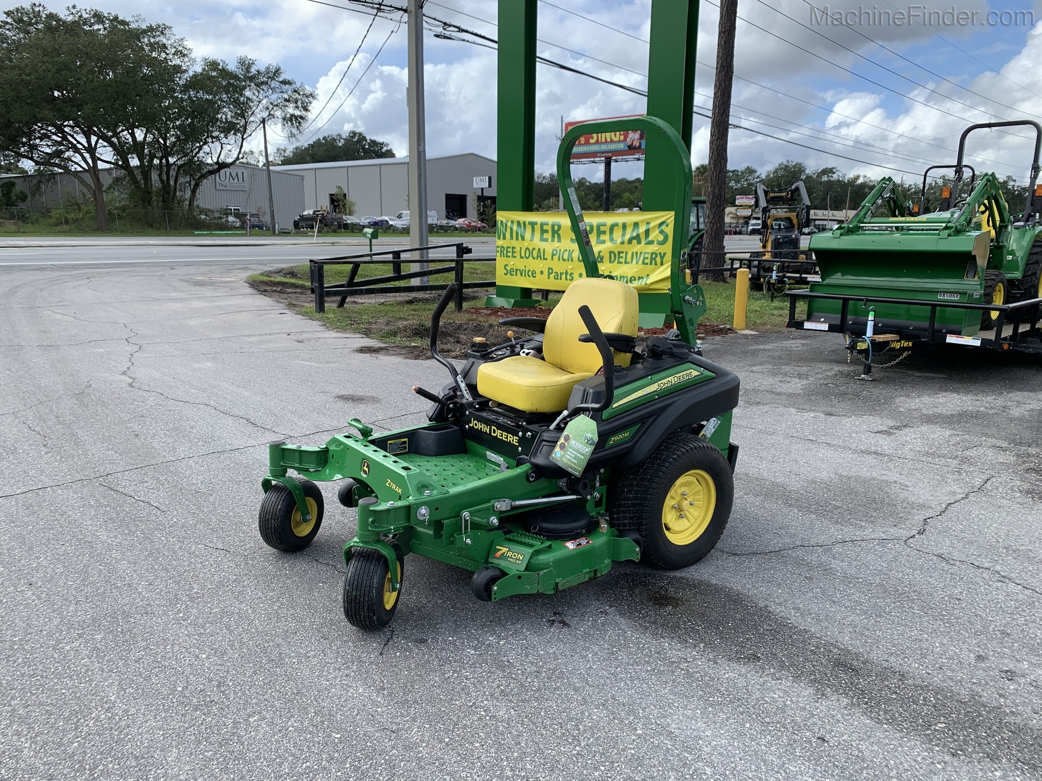 2019 John Deere Z920M Image 1