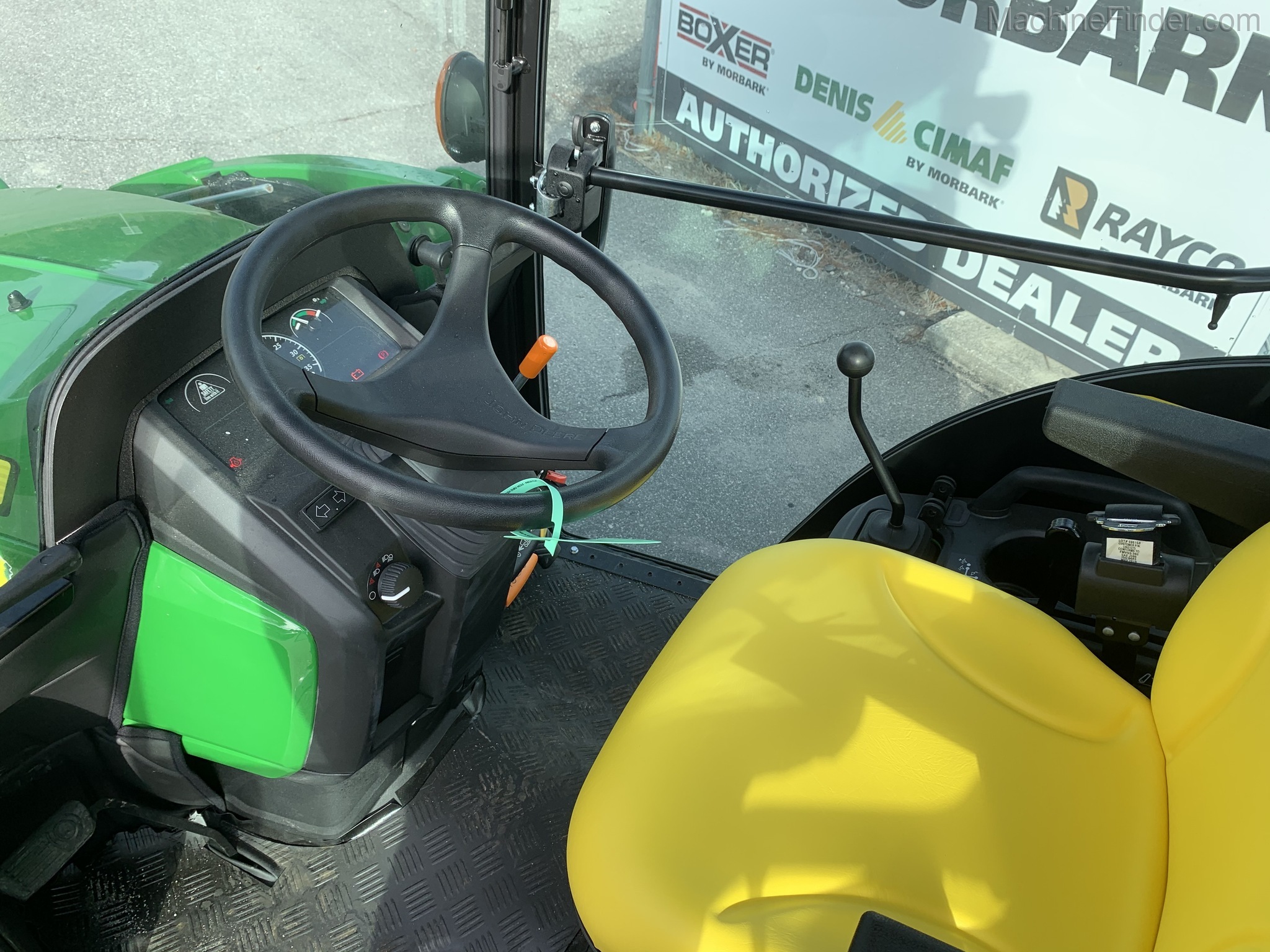 2020 John Deere 1025R Image 9