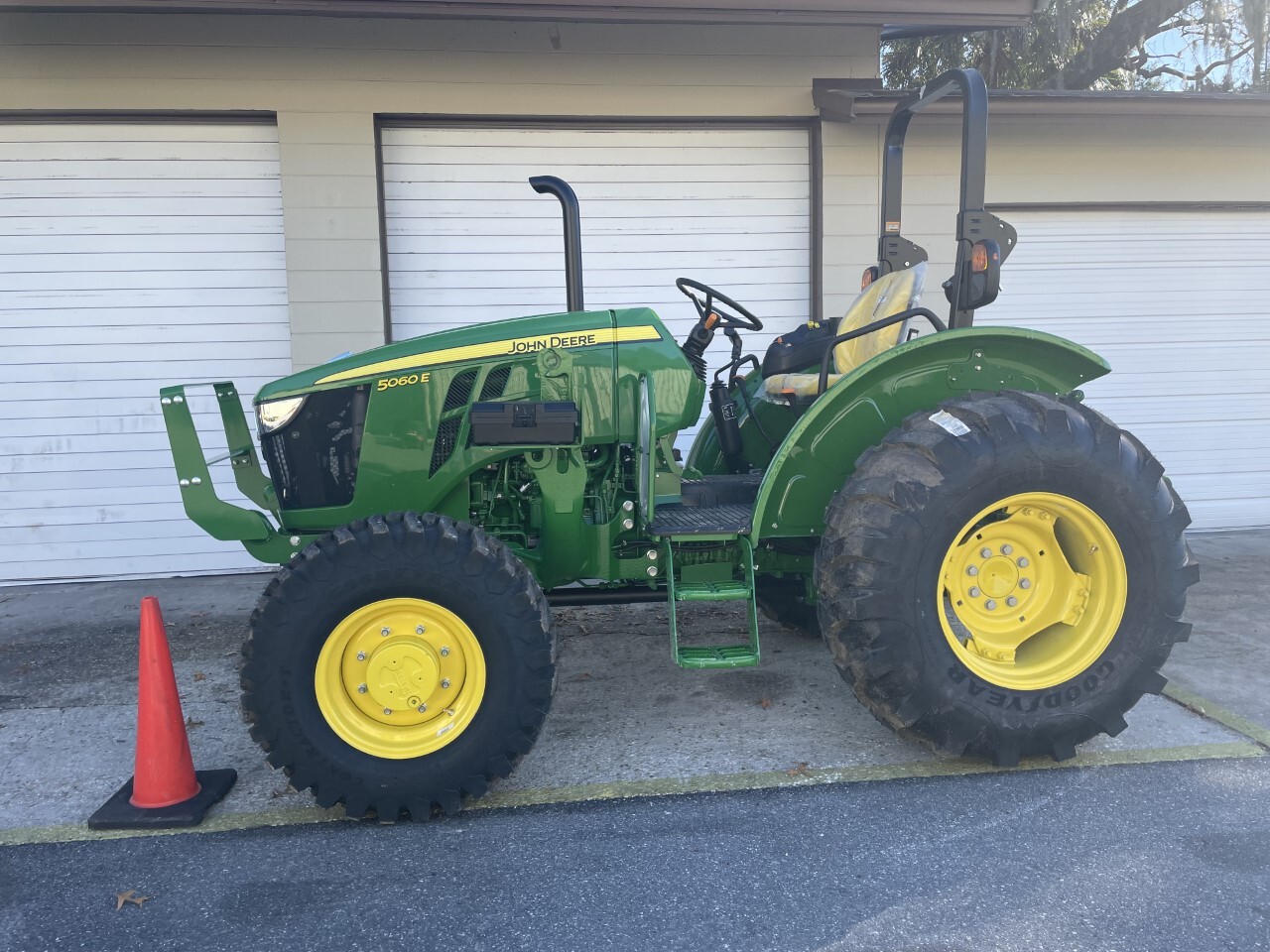 2023 John Deere 5060E Image 1