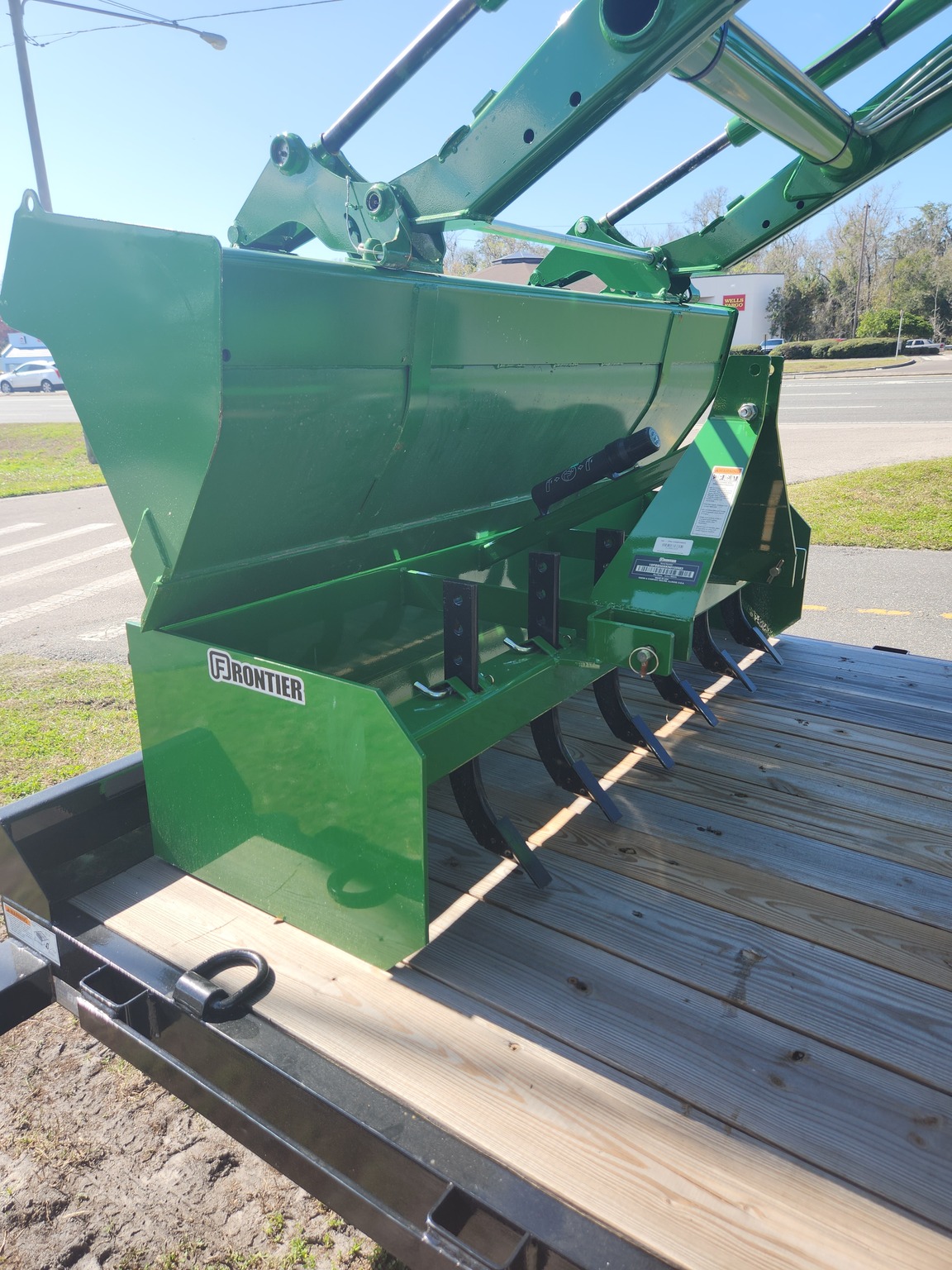 2023 John Deere 4044M Image 4