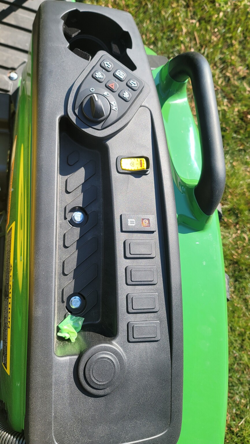 2023 John Deere 4044M Image 11