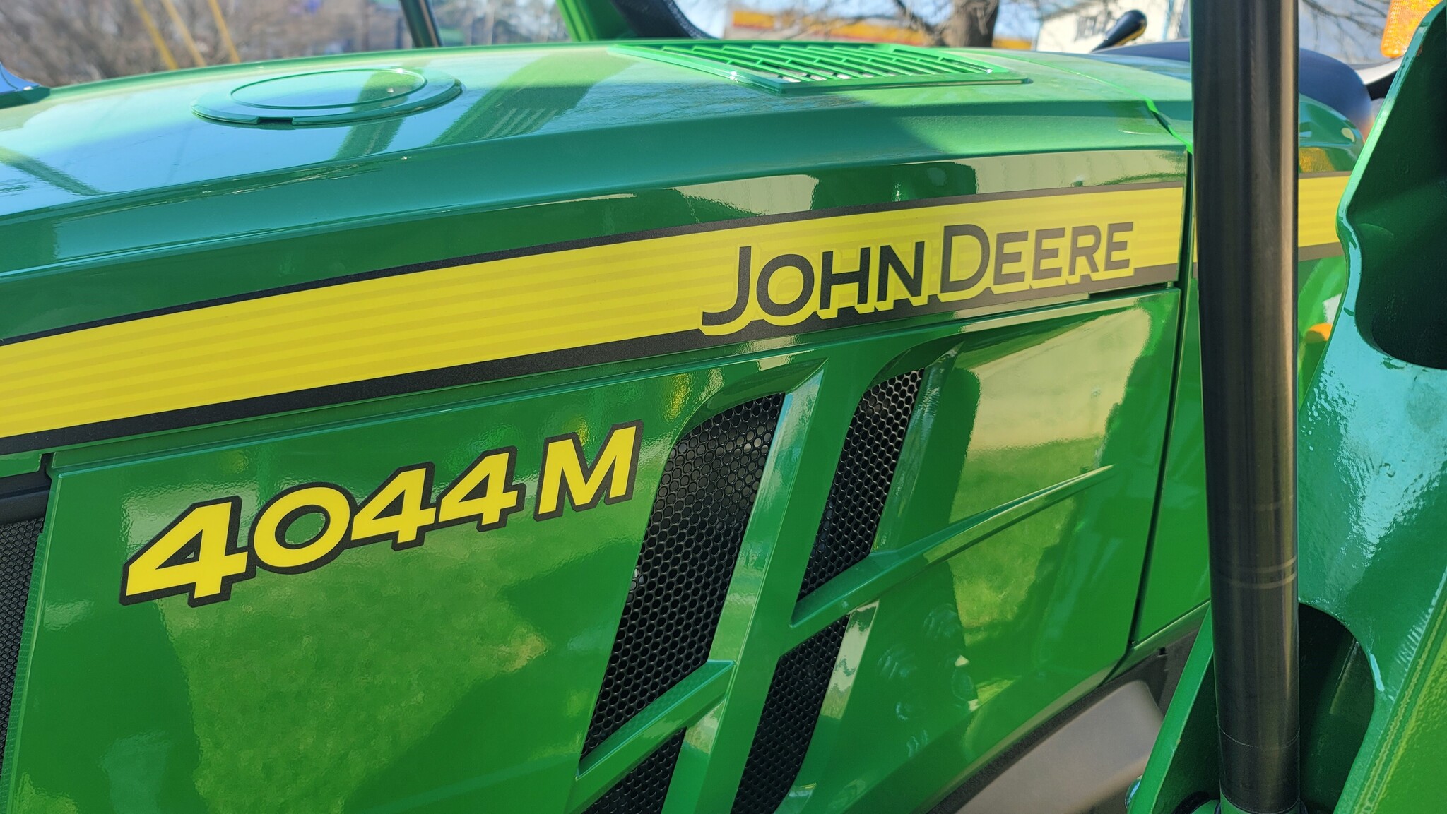 2023 John Deere 4044M Image 5