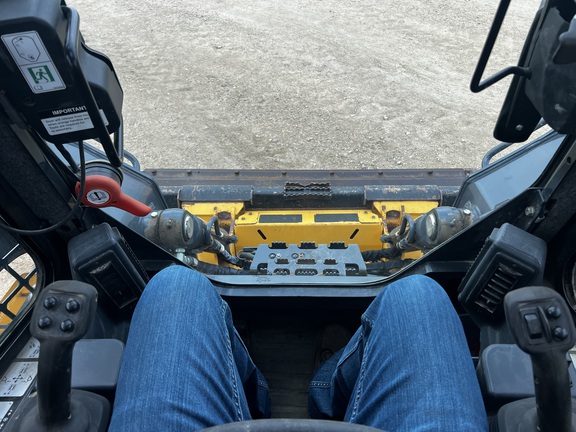 2023 John Deere 333G - Photo23