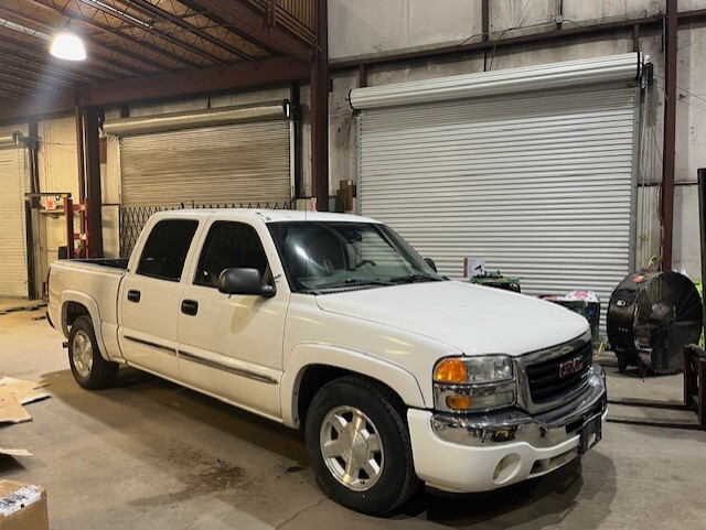 2005 GMC SIERRA Image 1
