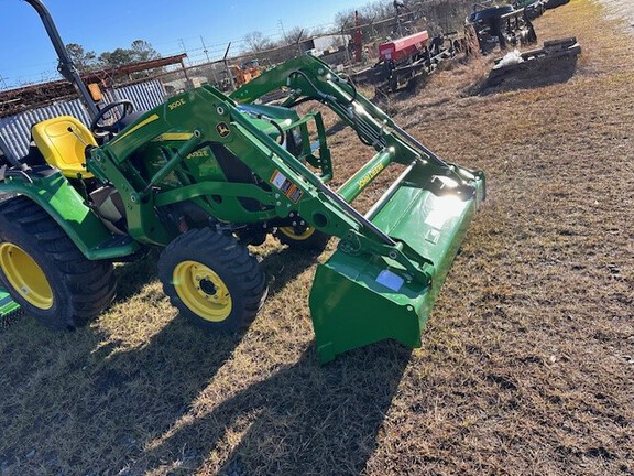 2022 John Deere 3032E Photo 3