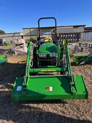2022 John Deere 3032E Photo 2