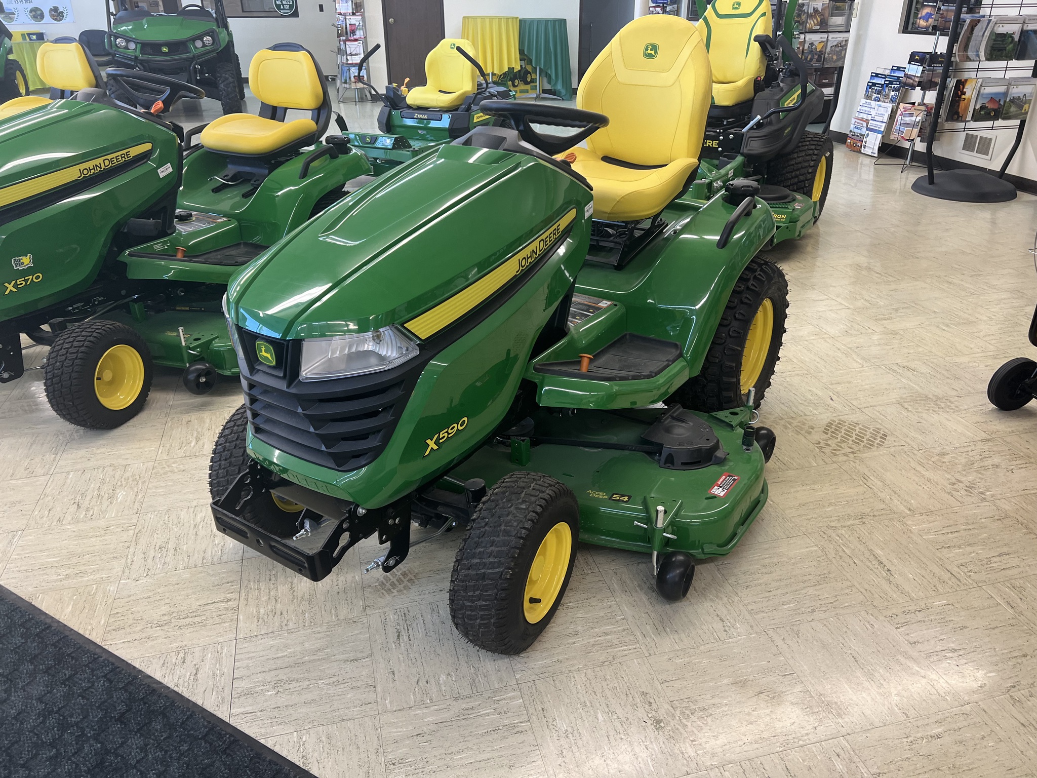 2025 John Deere X590 Image 2