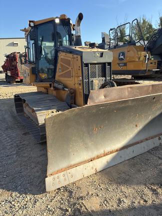 2021 John Deere 700L