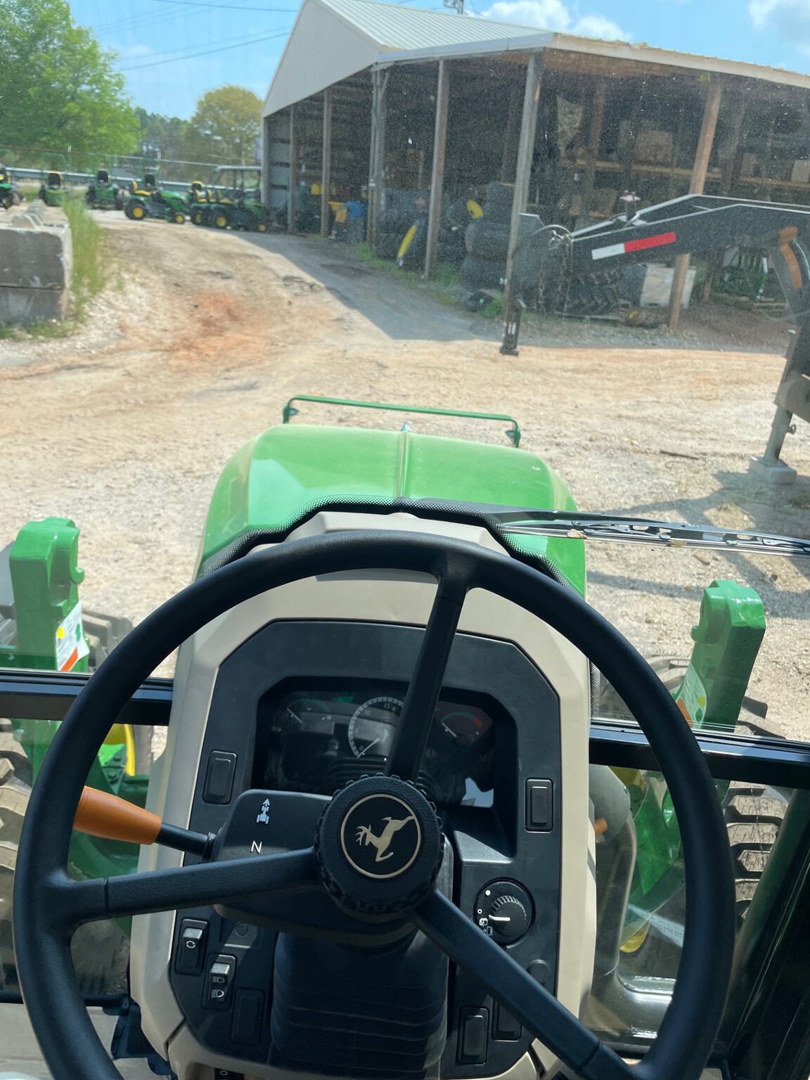 2024 John Deere 5067E Image 10