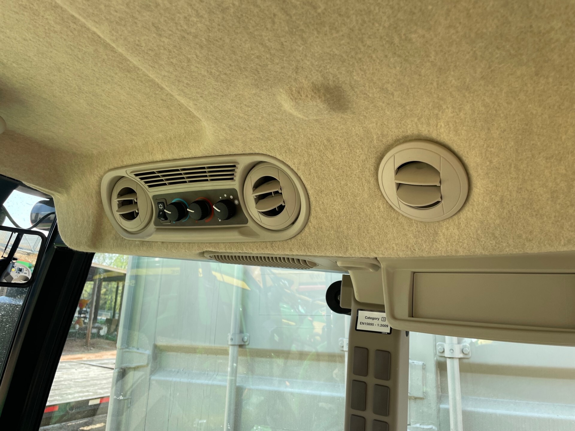 2024 John Deere 5067E Image 7