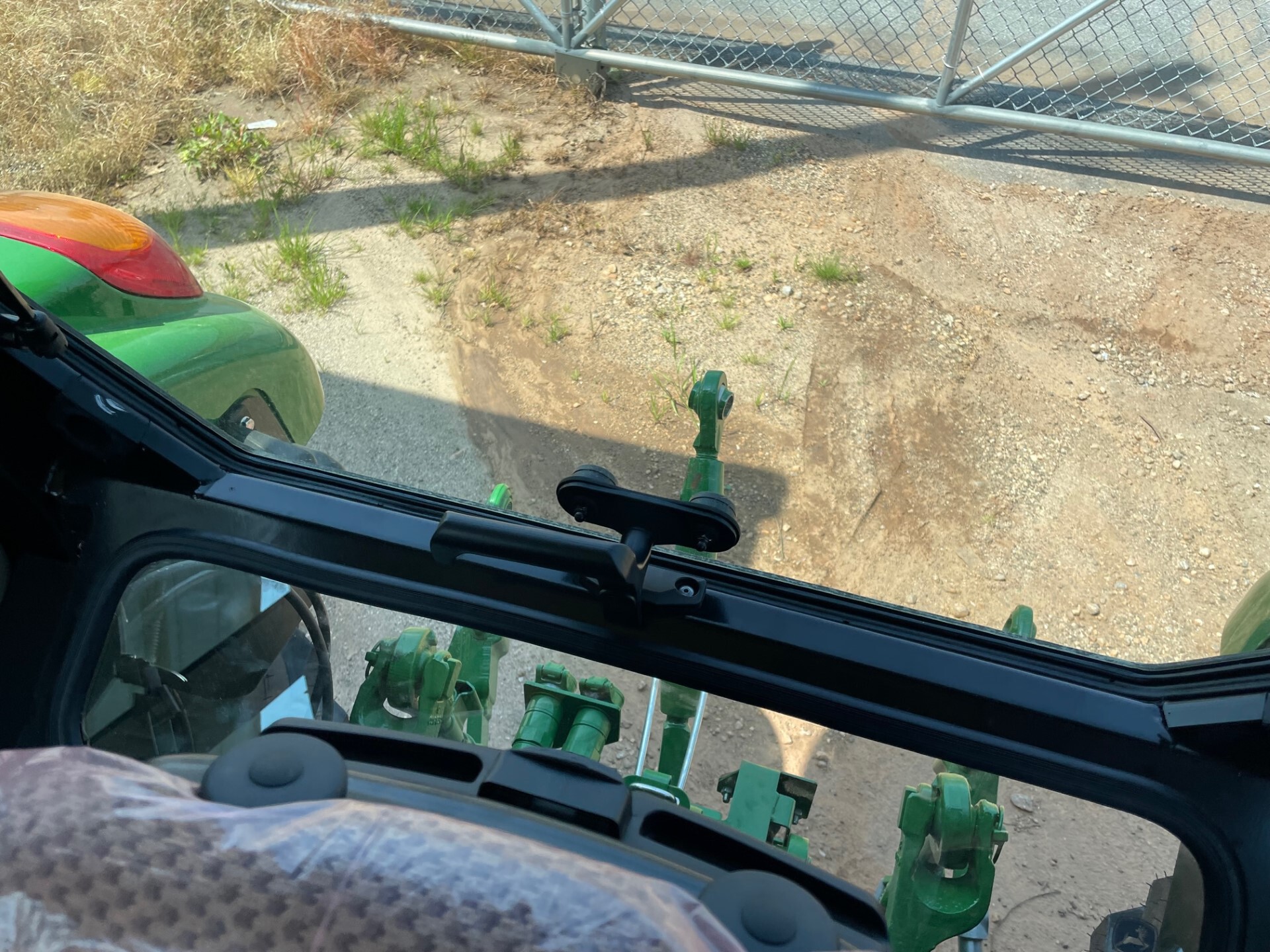 2024 John Deere 5067E Image 12