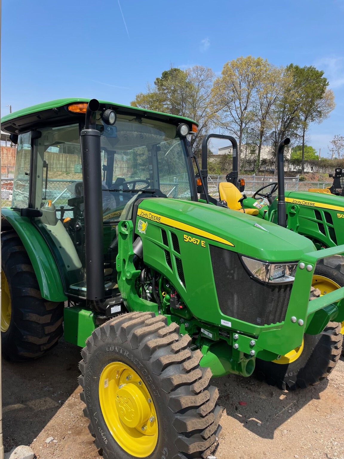 2024 John Deere 5067E Image 9