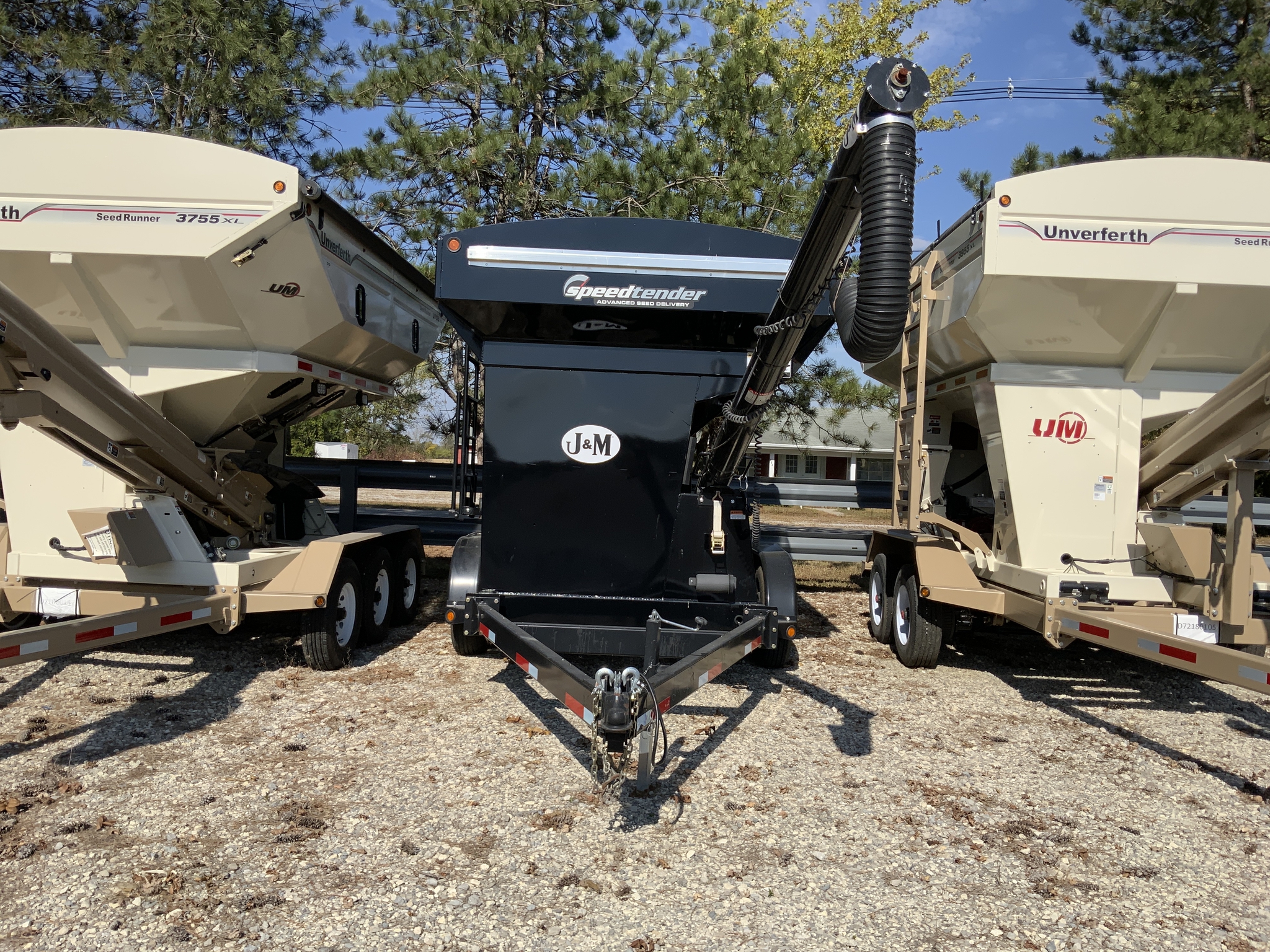 2019 J&M EC270 Image 5