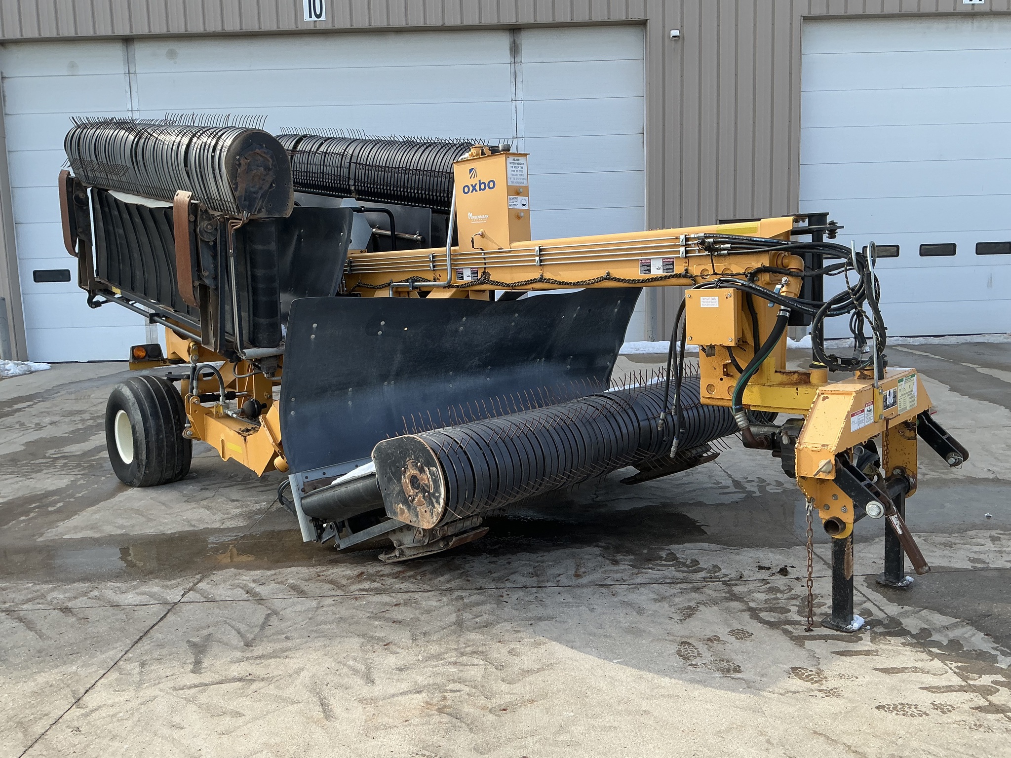 2014 Oxbo 334 Image 1