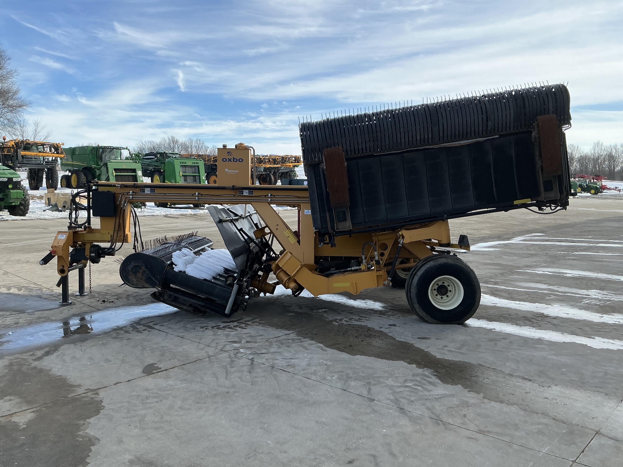 2014 Oxbo 334 Image 7